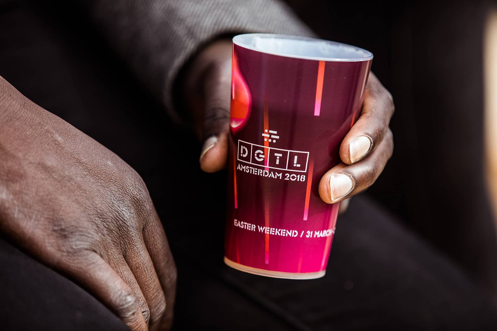 Festival goers are asked to pay a deposit for their cup, which incentivises them to return it instead of throwing a single-use cup on the ground after use. Photo by DGTL