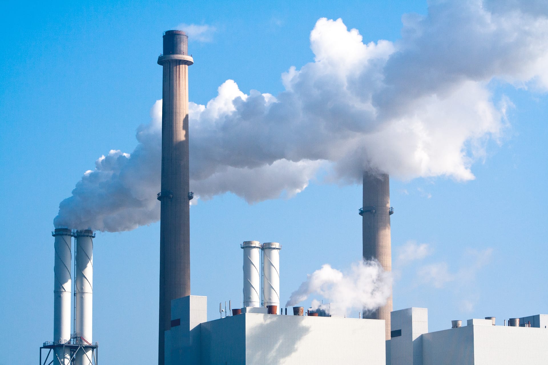 9124490 - pipe factory smoke emission